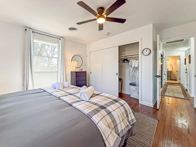 Cozy Cottage Walkable To UIUC