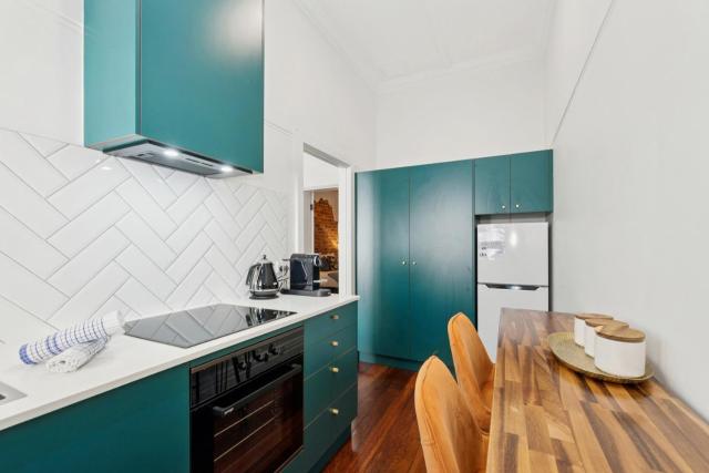 Old English Inspired 1BR Apartment