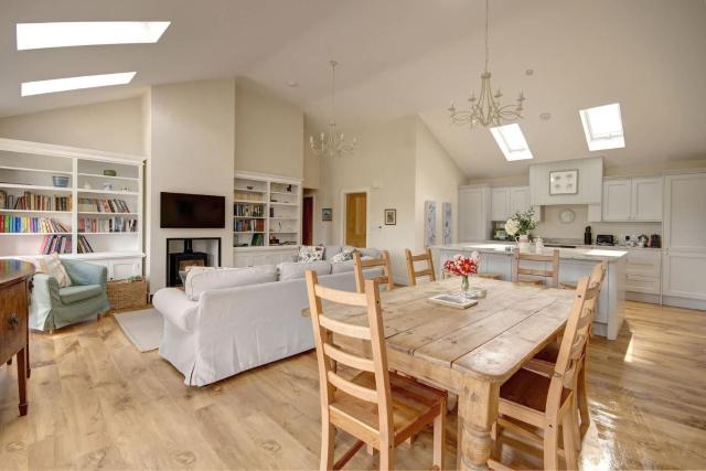 Beautiful Barn Stunning Views Parking & Garden