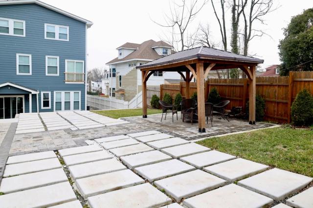 5 Mi to Inner Harbor: Expansive Family Getaway