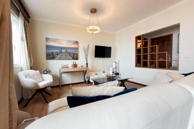 Seaside Orchid-Ocean & Mountain Views-Free Parking-Walk to Câmara de Lobos