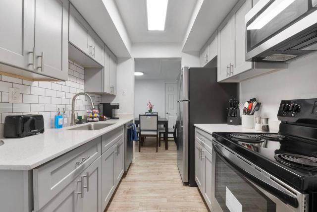 Stylish, Just Renovated 1 Bedroom in Downtown Mesa