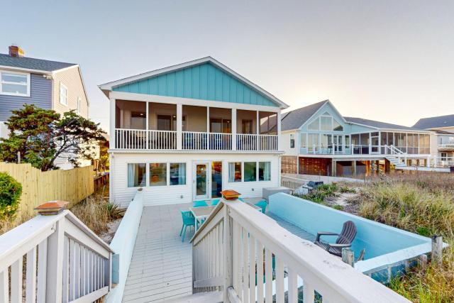 Beach View, Multiple Outdoor Spaces! Milford Haven