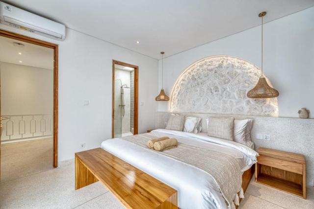 Amici - 2BR Stylish Pool Villa - Pererenan