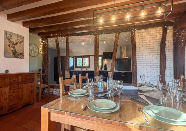 Maison 4 ch avec cheminée, billard et jardin