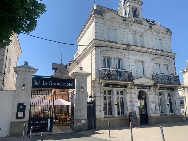Logis Le Grand Hotel