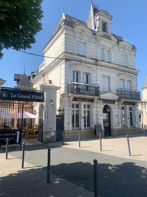Logis Le Grand Hotel