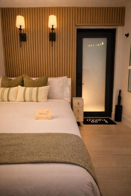 CasaMia Private Studio Near Wynwood & Design District w Free Parking & Bikes