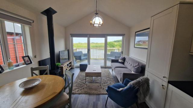 Lakeside Retreat, The Bay Filey, 2 bedrooms with ensuites, parking with EV charger