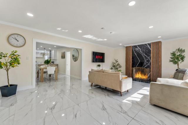 Walkable 5BR Home with Hot Tub & BBQ Grill