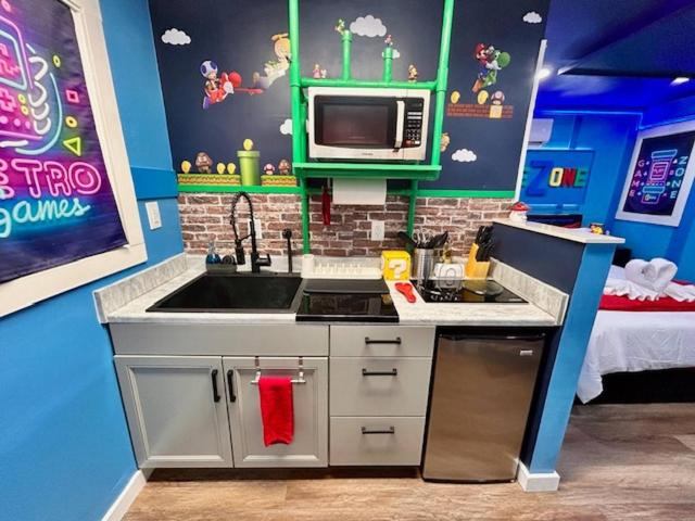 GameZone with PacMa Arcade, WiFi, Free Parking