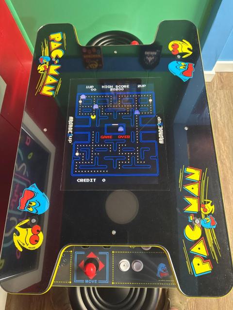 GameZone with PacMa Arcade, WiFi, Free Parking