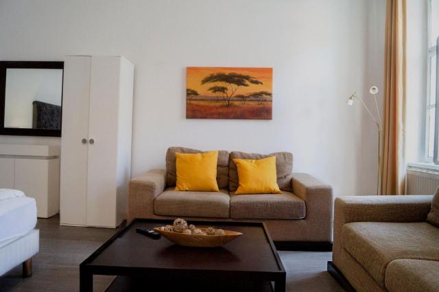 Budget & Comfy 2 adjacent Apartments Great for Long-Stays