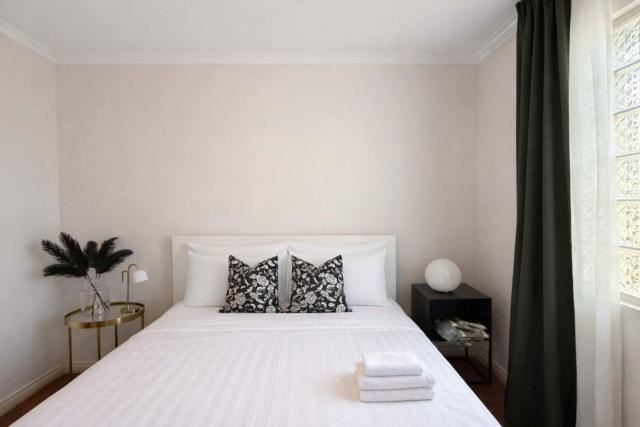 Sophisticated Urban Sanctuary Style Meets Conven