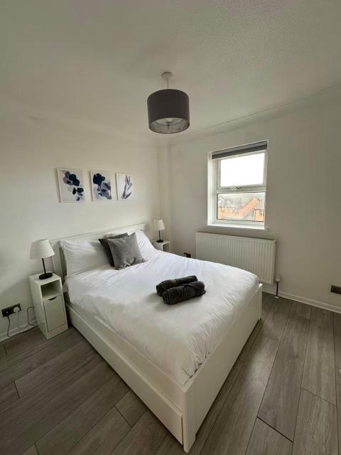 Racecourse house 5BR 3BA with parking