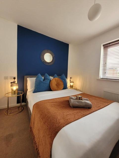 Elegant 2-Bed Home - Prime City Centre Location