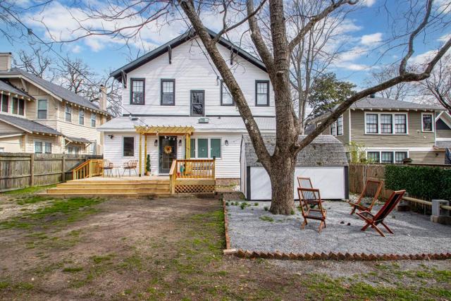 Historic Sallie Peay House - Luxe Downtown Retreat