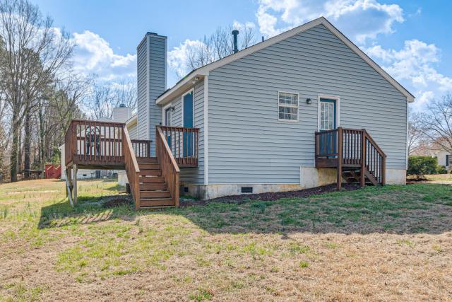 Stroll to Town: Quiet Holly Springs Home w/ Yard!