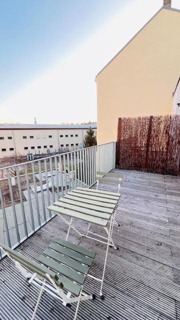 Modern Apartment Close to Subway & Vineyards