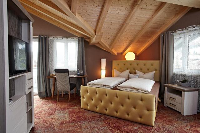 Vintage Hotel Charivari- Sommer Hörnerbahnen kostenlos mit Restaurant