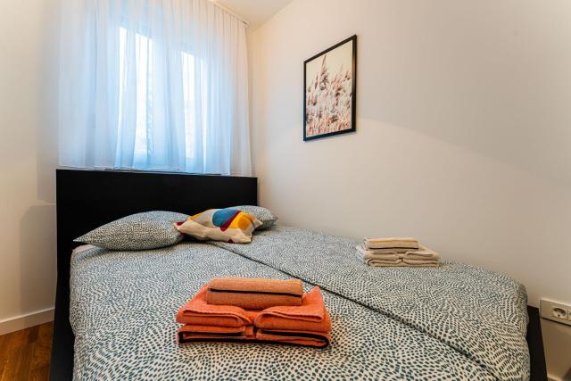 Zagreb 137 - 2 Bedrooms - Parking - 2 Loggia - New - Apartment - Flexible Keybox Entry - Modern - Monthly Rent - WiFi