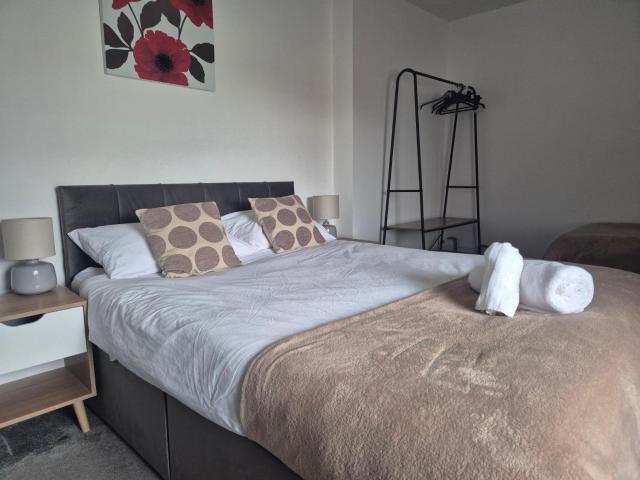 3 bedroom house-Ellesmere Port