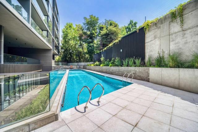 Signature Home Comfy Apartment With Pool and Balcony