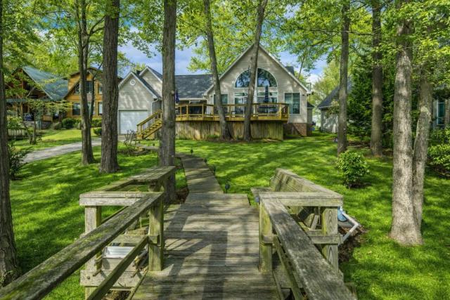 Lakefront Retreat-Sunset Views