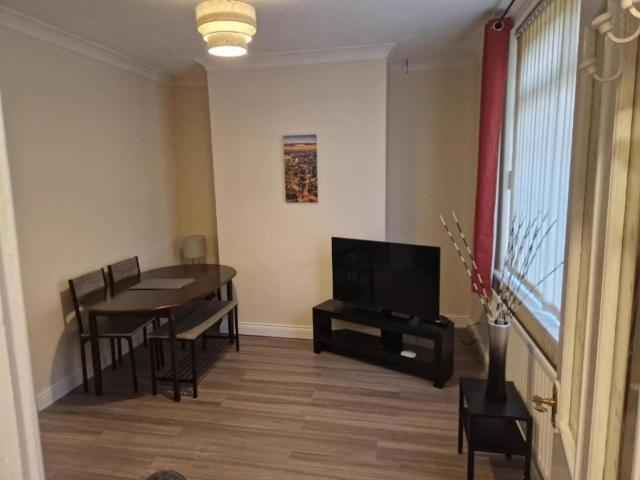 Comfortable 2Br Home-Free Parking-Great Location
