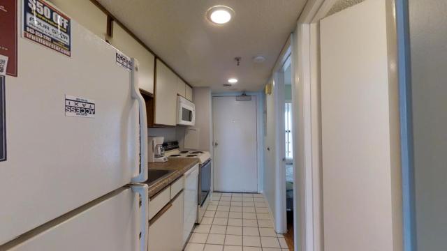 Accessible Oceanfront 2BR • Elevator Pool – Buena Vista Plaza