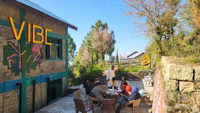 Vibe Hostel Naddi - Near Dal Lake