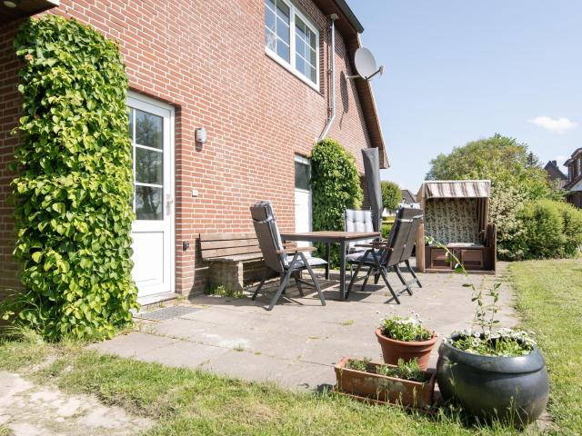 Großzügige Ferienwohnung mit Terrasse und Garten