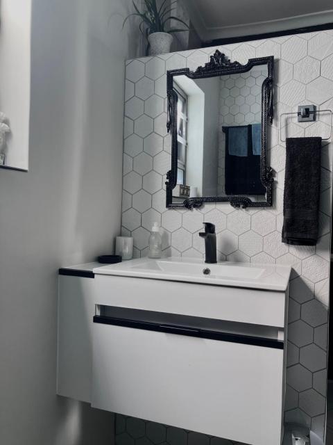 Penguins Cove Coastal Sanctuary Studio Apartment-Bloubergstrand