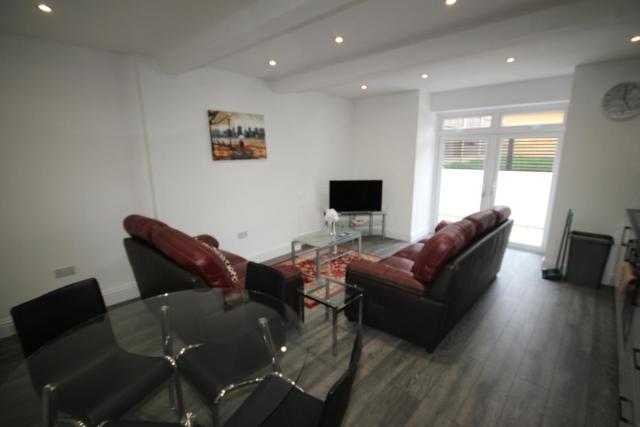 Osterley Place - Apt A
