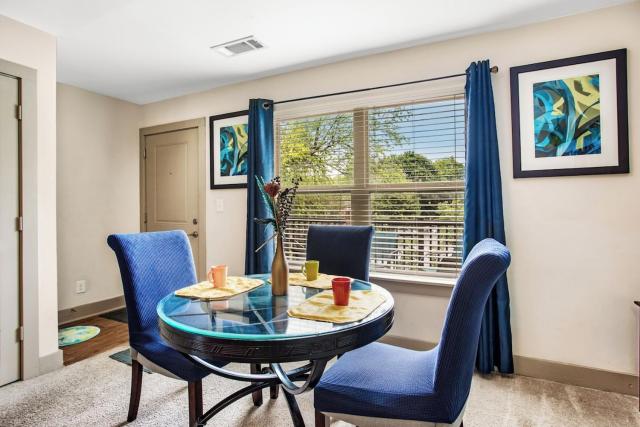 FIFA Ready & Walking Distance to Atlanta's popular attractions! Spacious Deck & Home