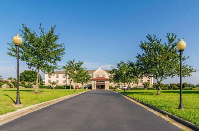 Quality Suites Graham - Burlington South