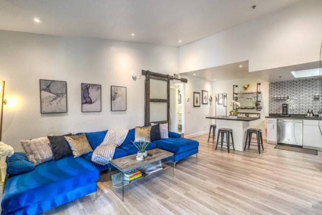 Dual King Suites! Modern Apt 5 Min to the Strip
