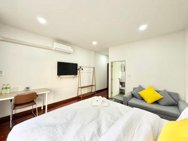 S Hostel sukhumvit48 Near Phrakanong BTS 2001