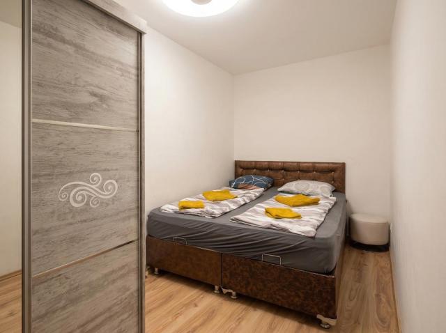 Comfortable 1BR & 1LR Apt Prime location of Vienna