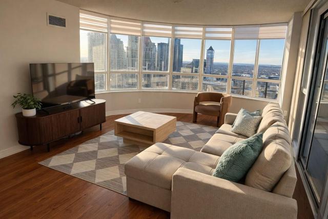 Skyline Retreat Floor-to-Ceiling Views