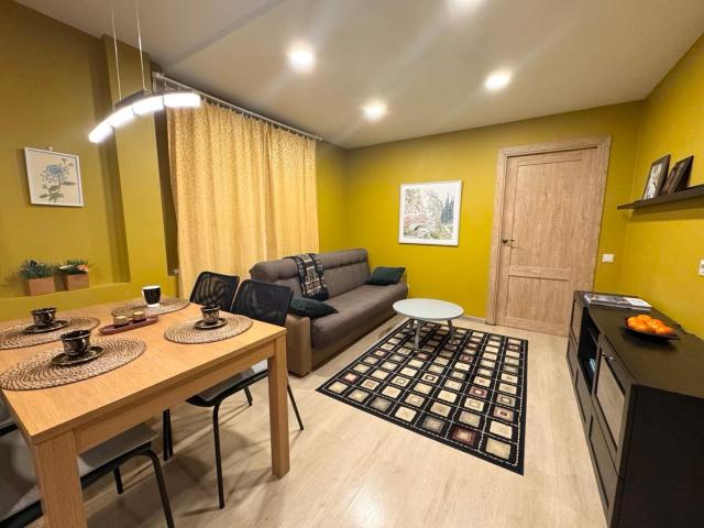 Artist's Apartment - Near City Center
