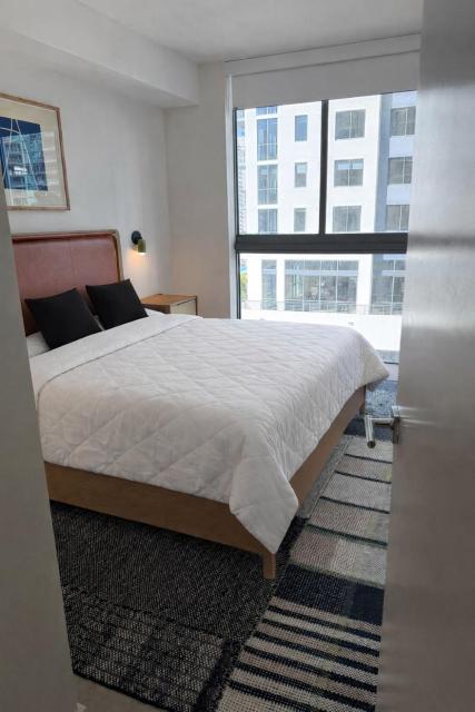 The Crosby apartment in the heart of Downtown