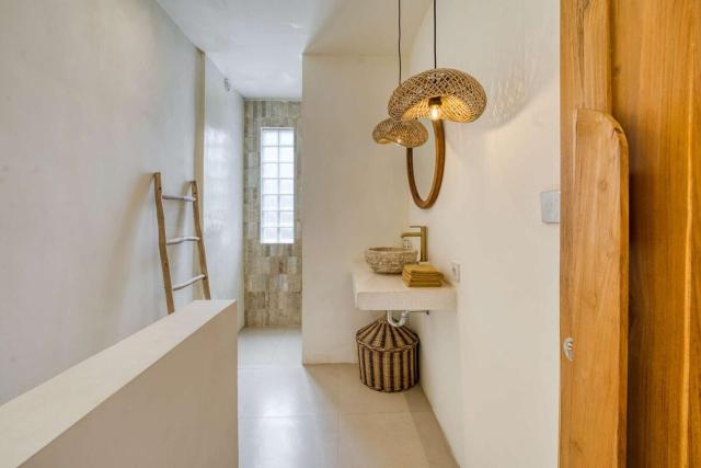 Casa Amore 2BR Villa Pool & Rooftop, Uluwatu