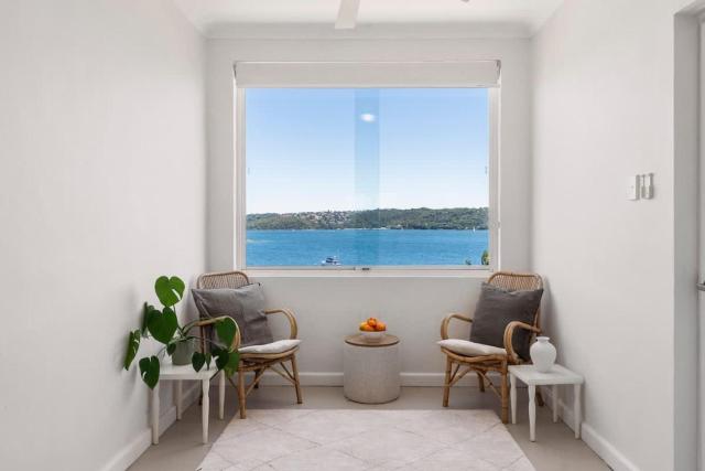 Cozy ocean view 2 bedroom in Vaucluse