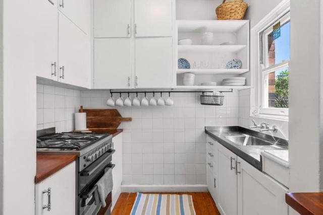 Cozy ocean view 2 bedroom in Vaucluse