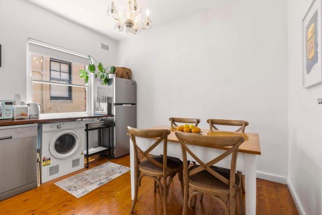 Cozy ocean view 2 bedroom in Vaucluse