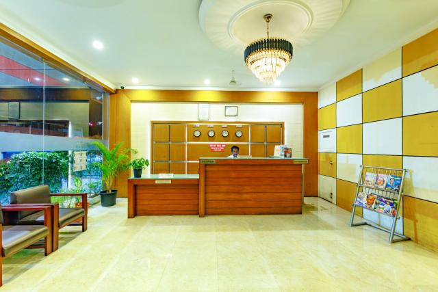 Hotel Lals Residency, Adoor