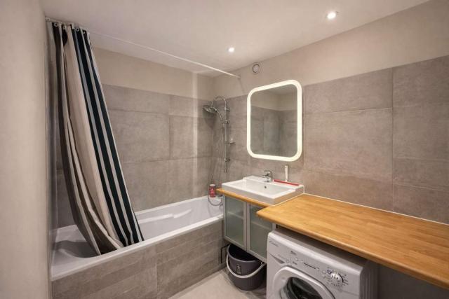 Stylish Apartment in EU District Stunning views