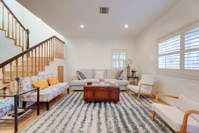 Great Location & Free Extras! Bellflower Stay