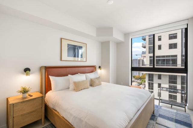 Prime Location Condo Steps from Bayfront Park